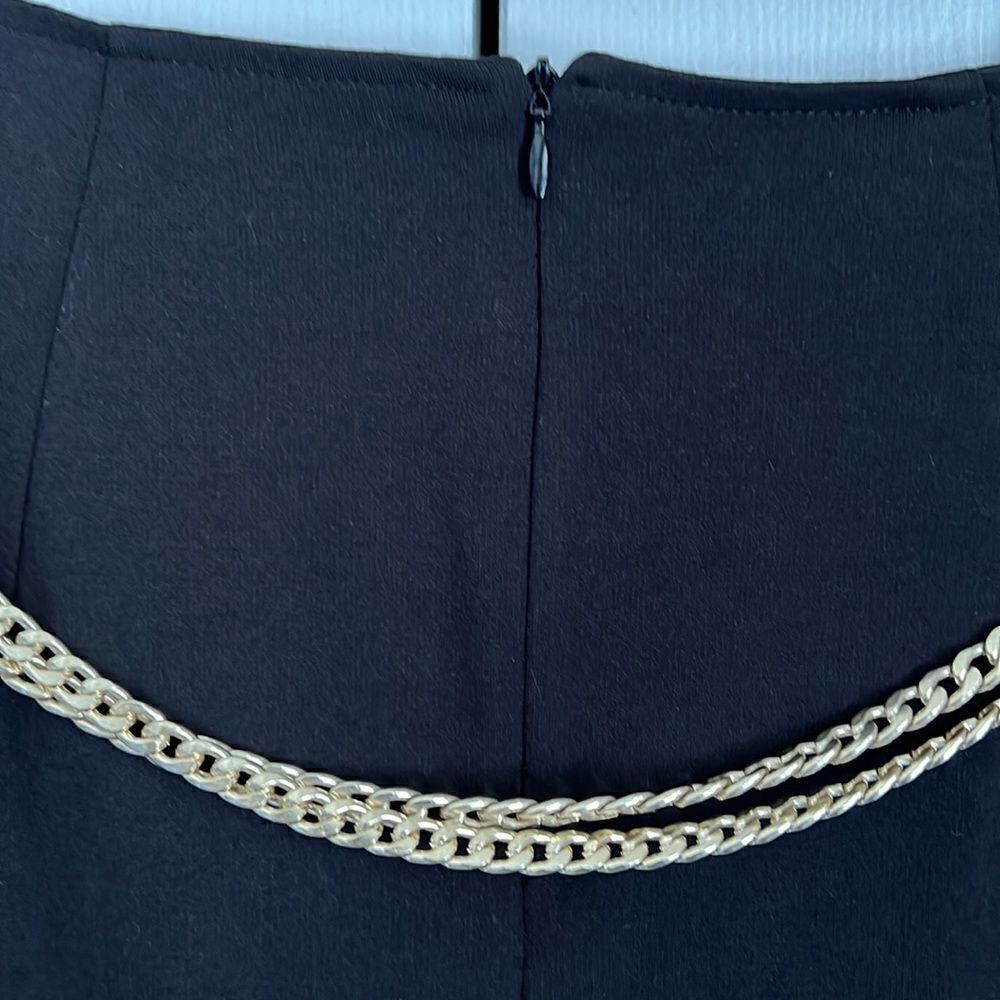 Cartise Black Skirt With Decorative Adjustable Chain Belt Size 8 NWT - Picture 8 of 12
